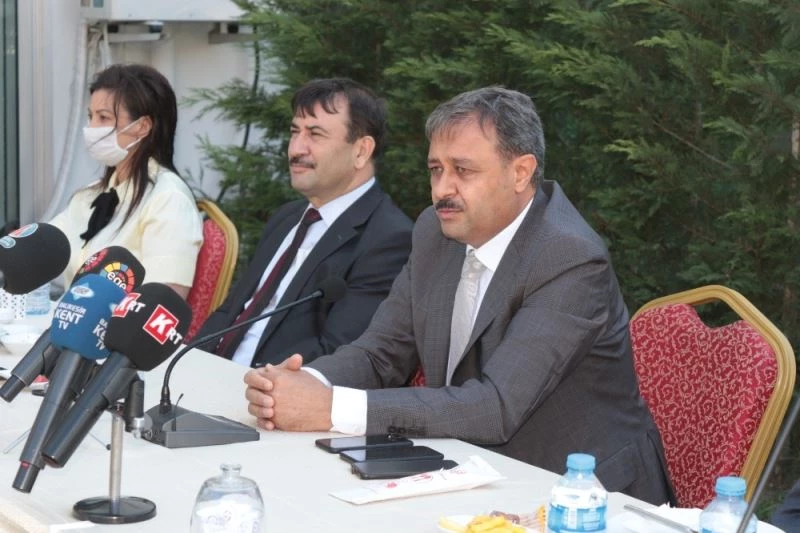 Vali Hasan Şıldak, Susurluk’taki kaza hakkında bilgilendirmede bulundu
