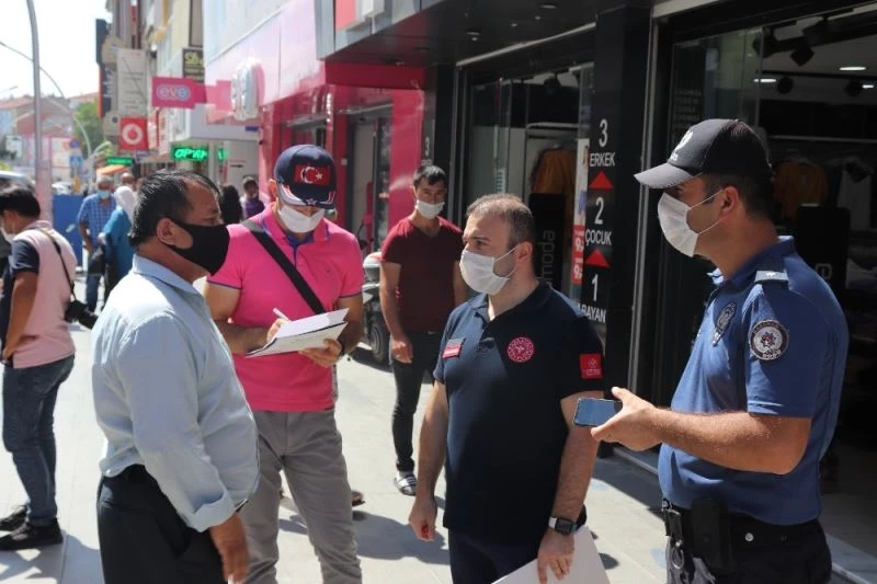 Karaman’da maske takmayan ve sosyal mesafeye uymayan 41 kişiye tutanak tutuldu
