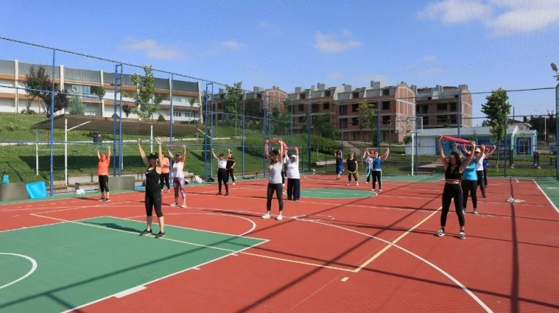 Kadınlar sabah sporunda buluşuyor
