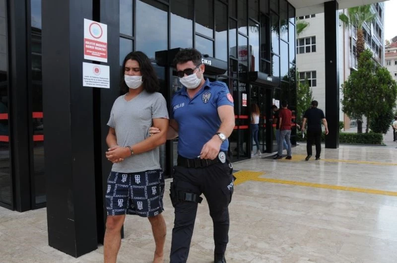 Mahkemede ’silahla şaka yaptım’ dedi, tutuklandı
