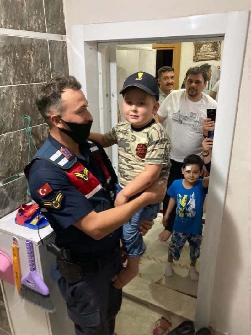 Minik Mustafa’ya jandarmadan doğum günü süprizi
