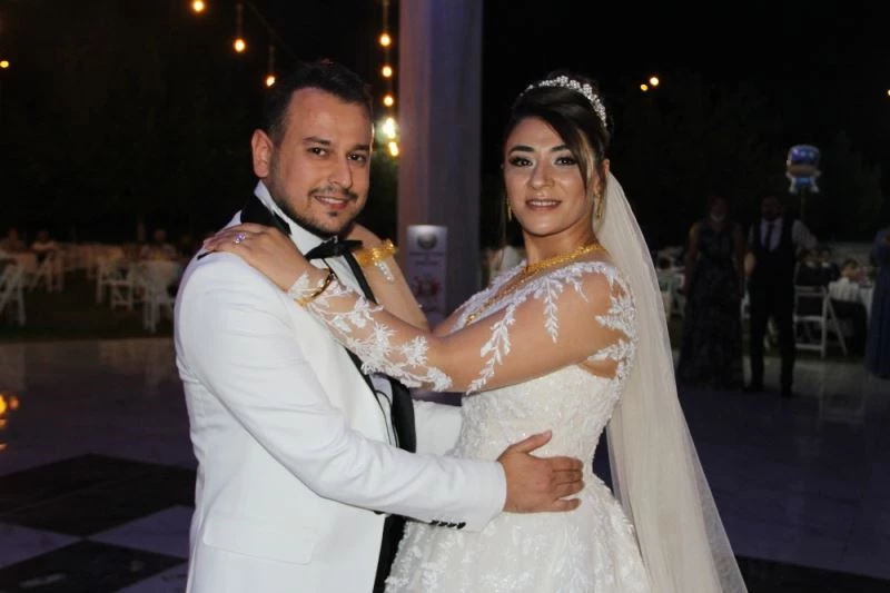 Diyarbakırlı iş kadını Hülya Aşkan dünyaevine girdi
