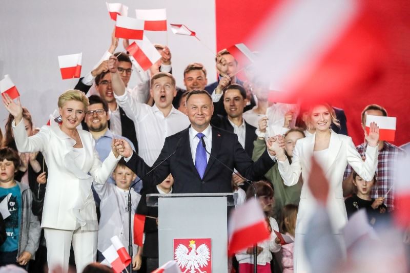Polonya’da Cumhurbaşkanlığı seçimlerinin galibi Andrzej Duda oldu
