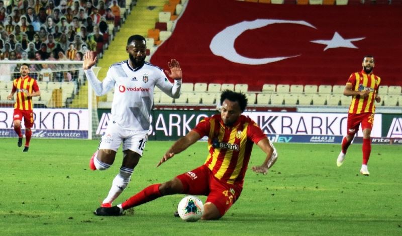 Süper Lig: Yeni Malatyaspor: 0 - Beşiktaş: 0 (İlk yarı)
