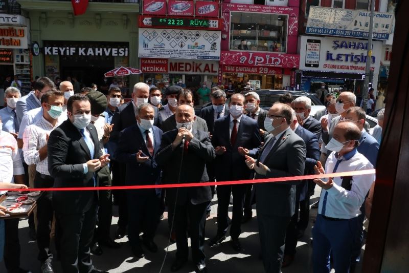 15 Temmuz gecesi kareleri videoya dönüştü, sergiyi gezenler o geceye yeniden şahit oldu
