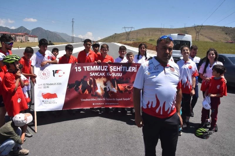 15 Temmuz anısına asfaltta tekerlekli kayak yarışı
