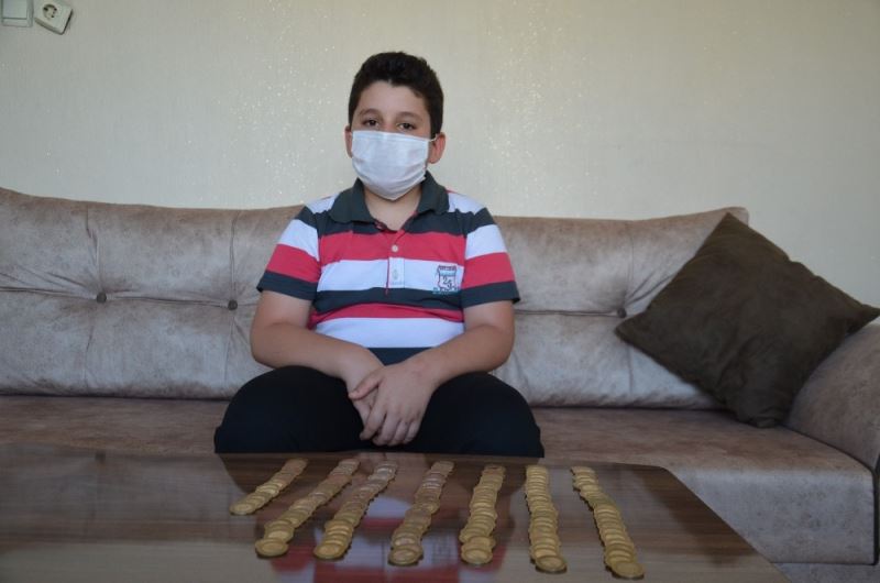 10 yaşındaki çocuk tablet almak için biriktiği parayı Mehmetçik Vakfına bağışlamak istiyor

