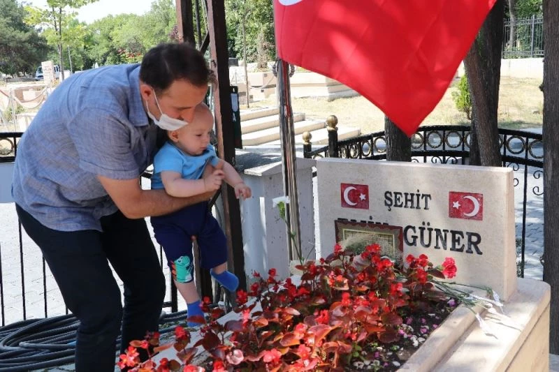 15 Temmuz şehitleri kabirleri başında anıldı
