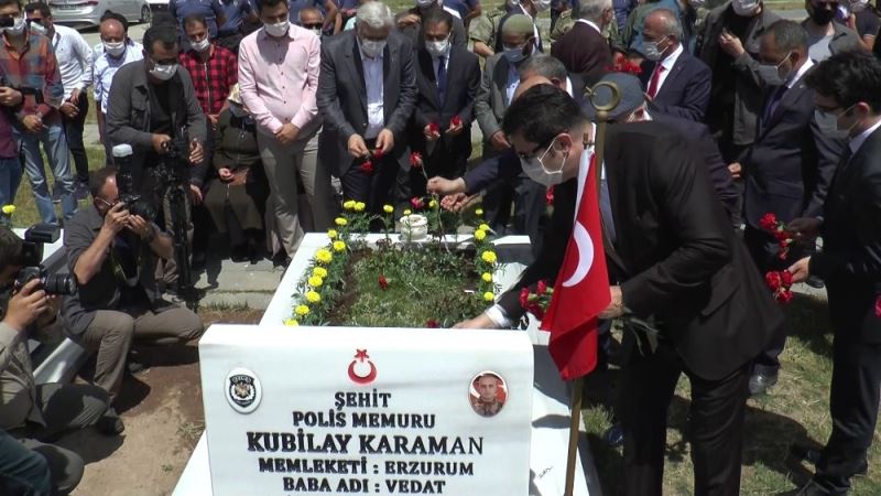 Erzurum’da 15 Temmuz şehitleri mezarı başında anıldı
