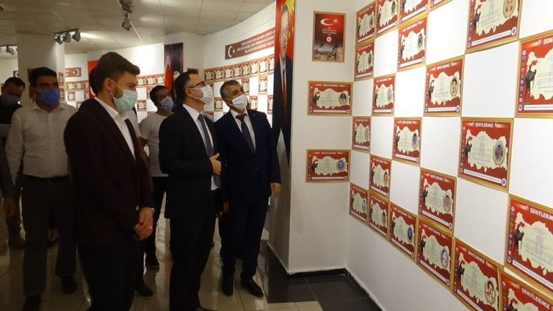Diyarbakır’da 15 Temmuz şehitleri için ’Ölümsüz Kahramanlar’ sergisi açıldı
