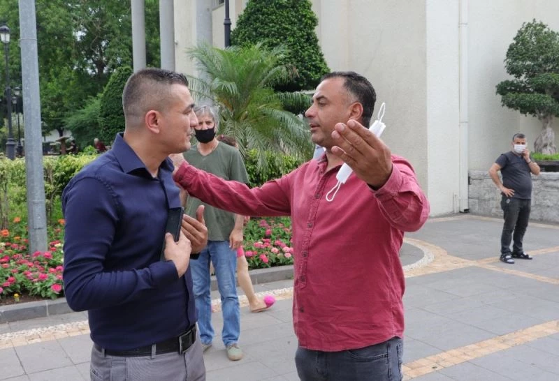 Başkan Karalar’a makam odası mobilyası getiren muhtar engellendi
