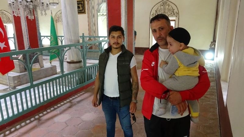 Fatih Sultan Mehmet’in babasına dua ettiler, Ayasofya’da namaz kılmak için Bursa’dan yürüyerek yola çıktılar
