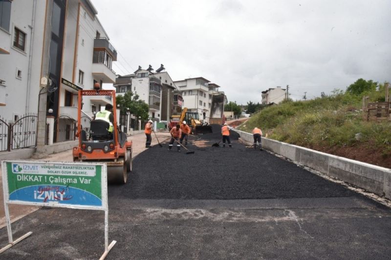 İzmit Belediyesinden Topçular’da yol mesaisi
