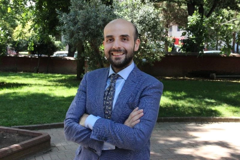 Zenginlerin hesaplarını ele geçirip vurgun yaptılar
