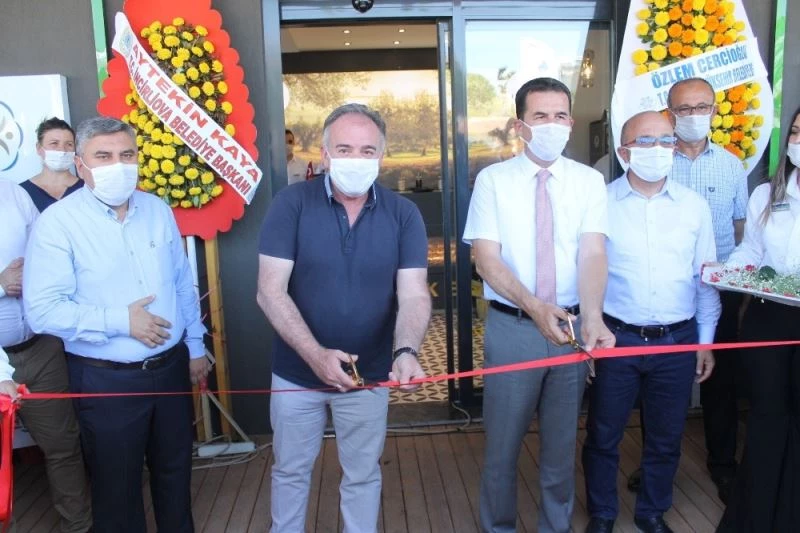 İNYA, ilk mağazasını törenle açtı
