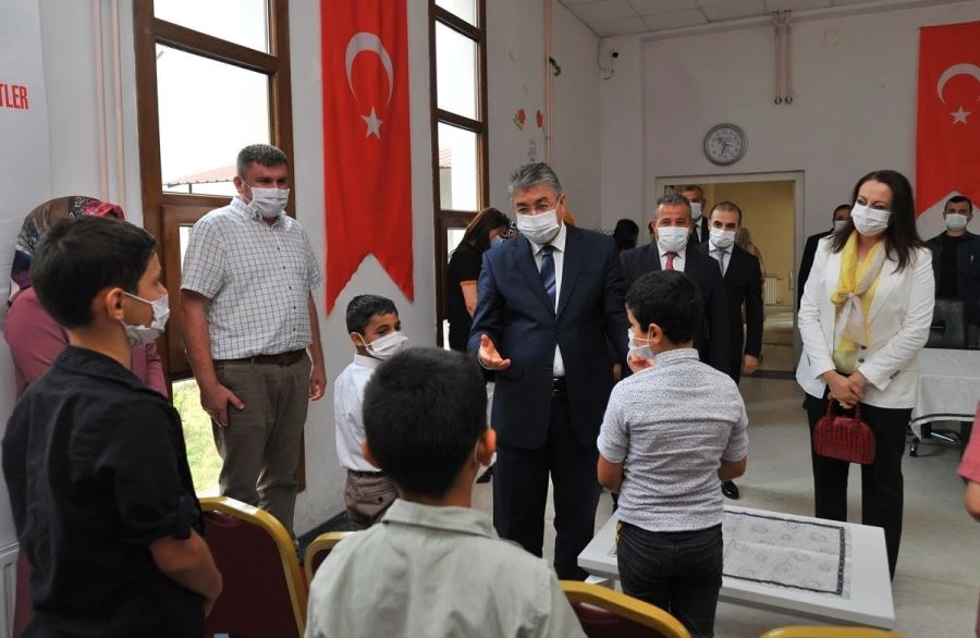 VALİ YILMAZ, ÇOCUK EVLERİ SİTESİNİ ZİYARET ETTİ