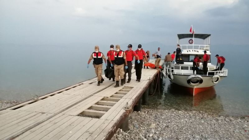 Van Gölü’nden çıkan cenaze sayısı 54’e yükseldi
