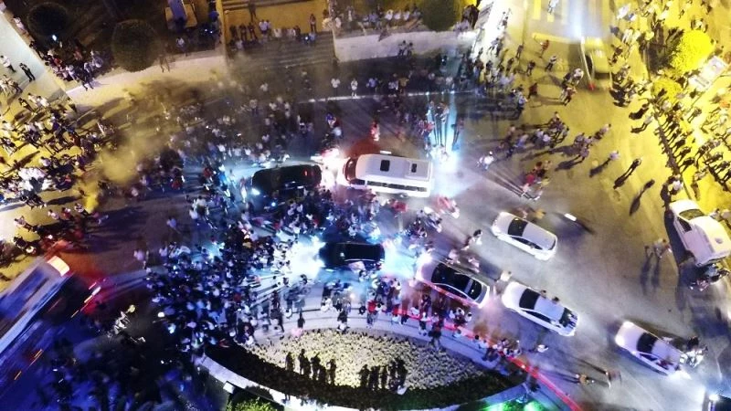 Hatayspor şampiyonluğu taraftarıyla kutladı
