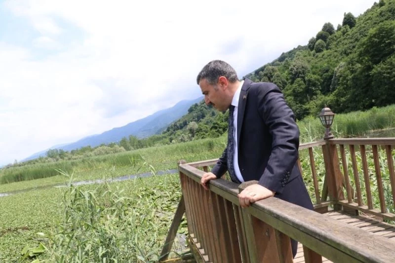 Vali Atay Efteni Gölünde incelemelerde bulundu
