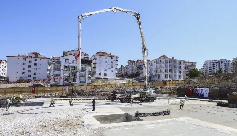 Başkent’te iki yarı olimpik yüzme havuzunun temeli atıldı

