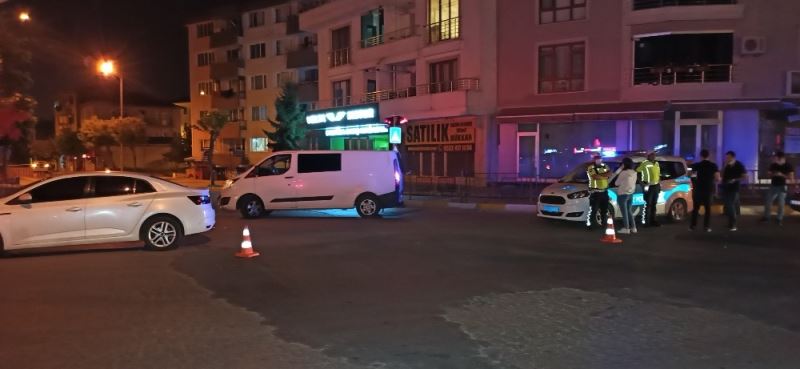 Düzce’de ana caddedeki poşet polisi alarma geçidi
