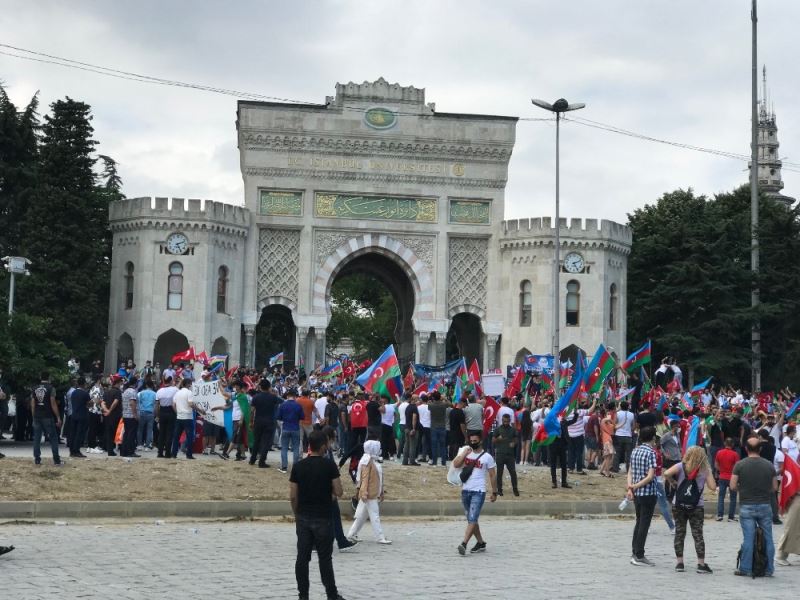 Beyazıt Meydan’da “Can Azerbaycan’a Canımız Feda” mitingi
