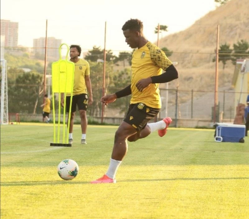 Yeni Malatyaspor’un genç yeteneği Youssouf performansıyla dikkat çekiyor
