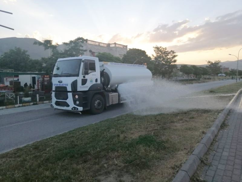 Tatvan’a 3 yeni hibe araç kazandırıldı
