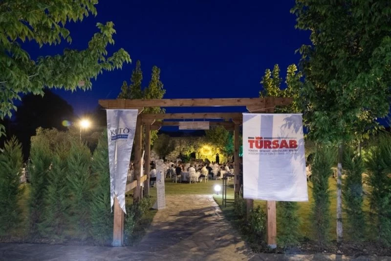 Bölge acenteleri, KUTO’nun düzenlediği yemekte bir araya geldi
