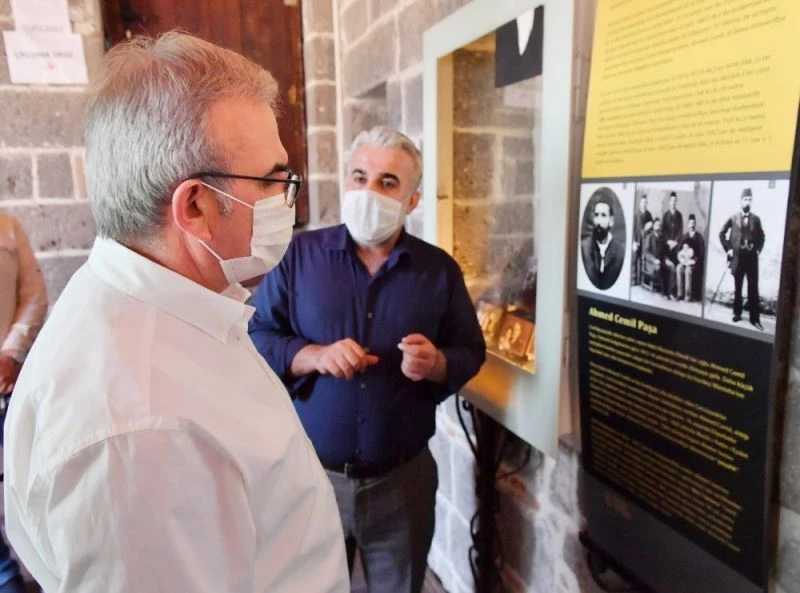 Vali Karaloğlu, Sur’daki Cemil Paşa Konağını gezdi
