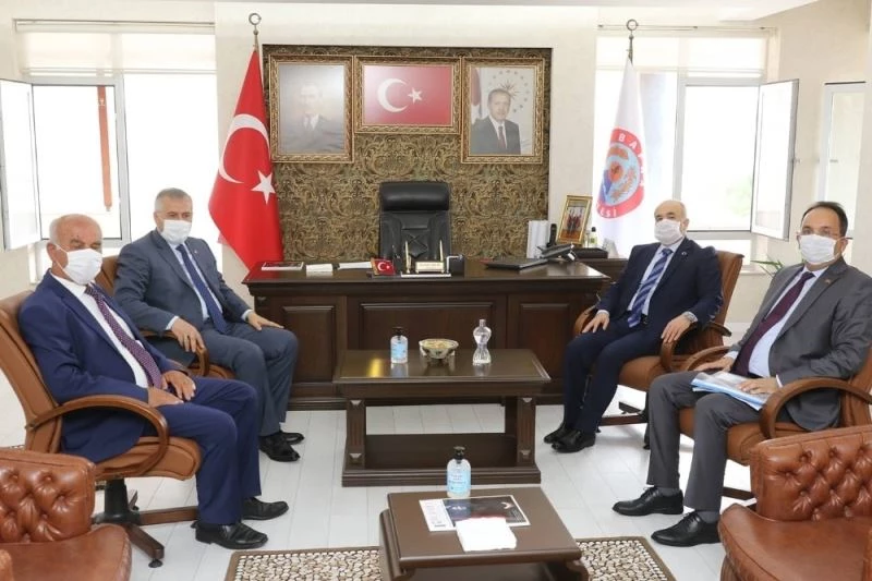 Vali Dağlı: “Yerel yönetimler iş birliği platformunda etkili şekilde buluşması gerekiyor”
