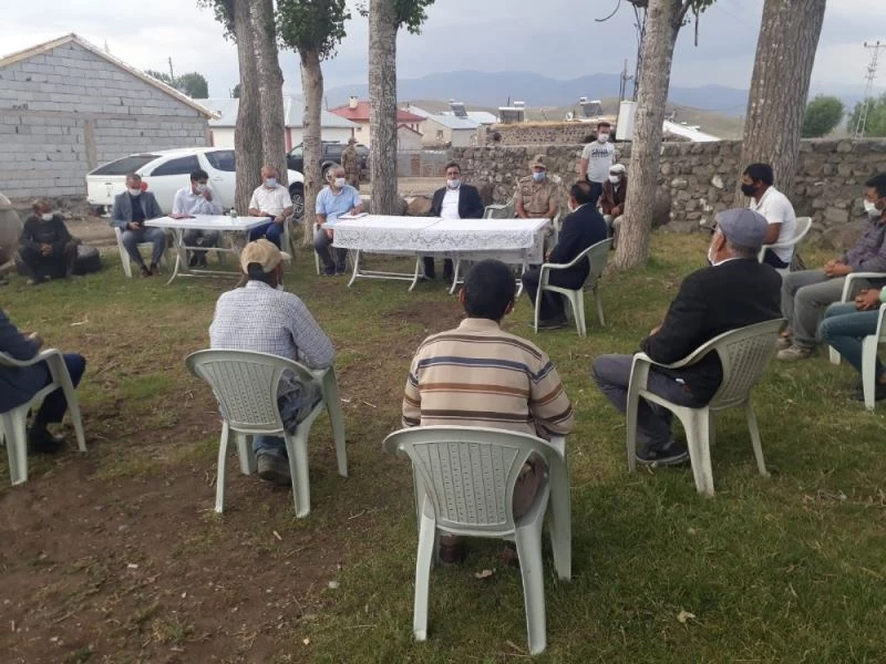 Taşlıçay Kaymakamı Ersöz köy sakinlerini ziyaret etti
