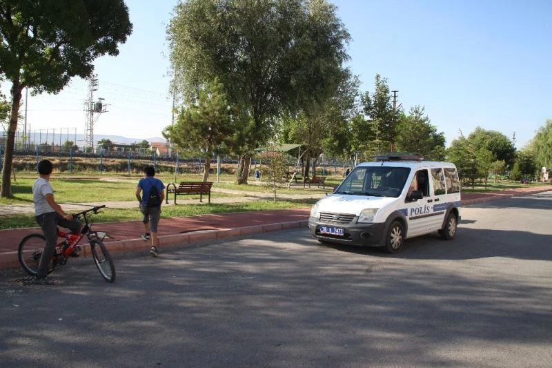 Önce bıçaklandı, sonra çarşafa sarılıp parka atıldı
