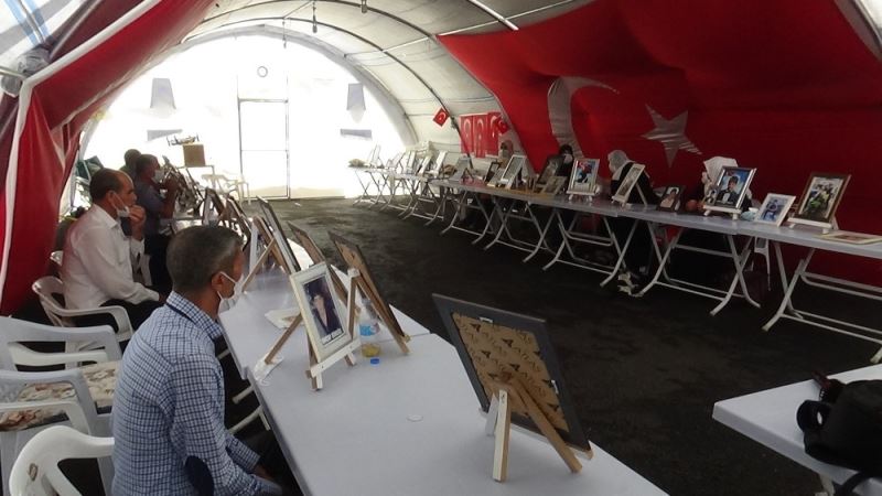 HDP önündeki ailelerin evlat nöbeti 322’nci gününde
