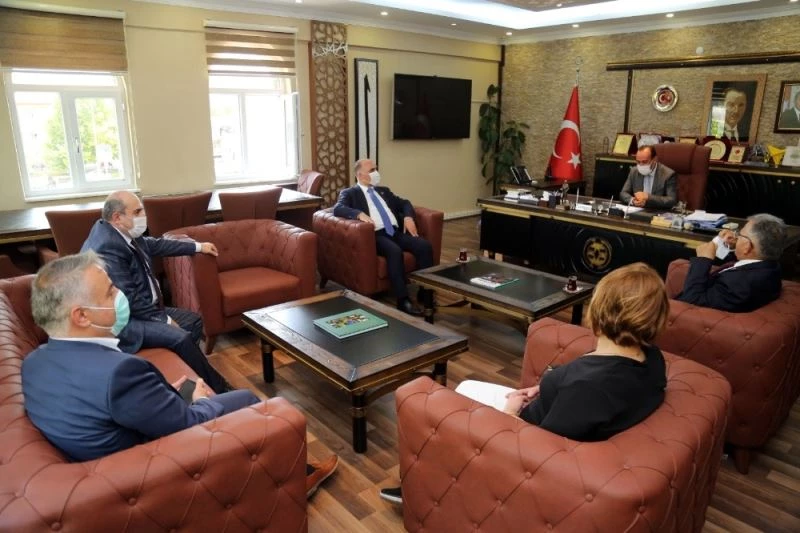 Vali Günaydın “Pandemi Sürecinde Muhtarlarımıza Önemli Görevler Düşmektedir”
