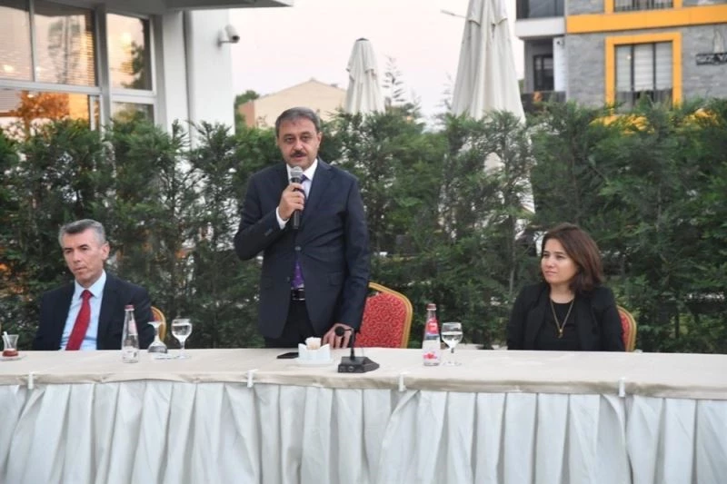 Mülki idare amirlerine veda yemeği
