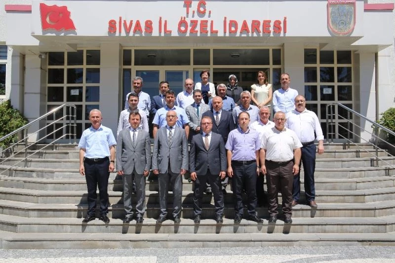 Çiçeği burnunda genel sekreterden anlamlı çiçek çağrısı
