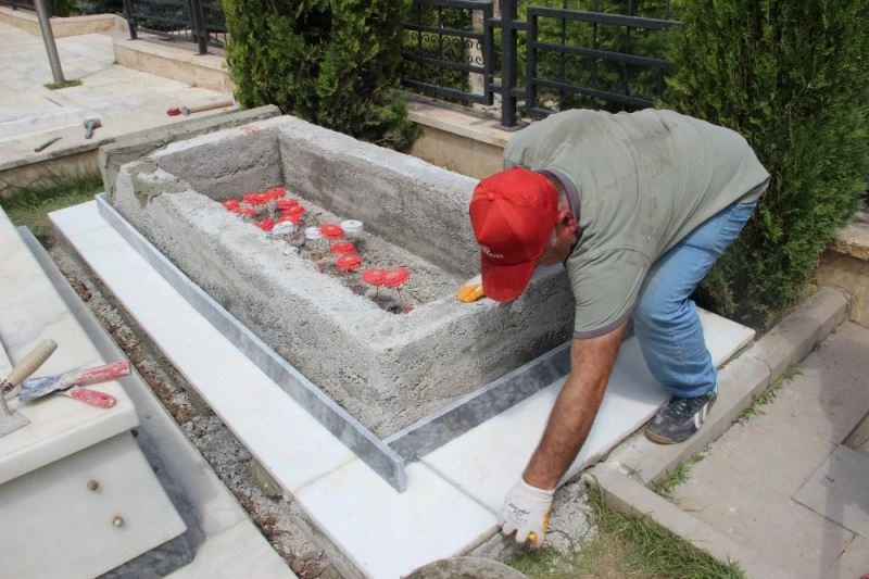 Patlama şehidi Manga’nın mezarı memleketinin taşıyla yapılıyor
