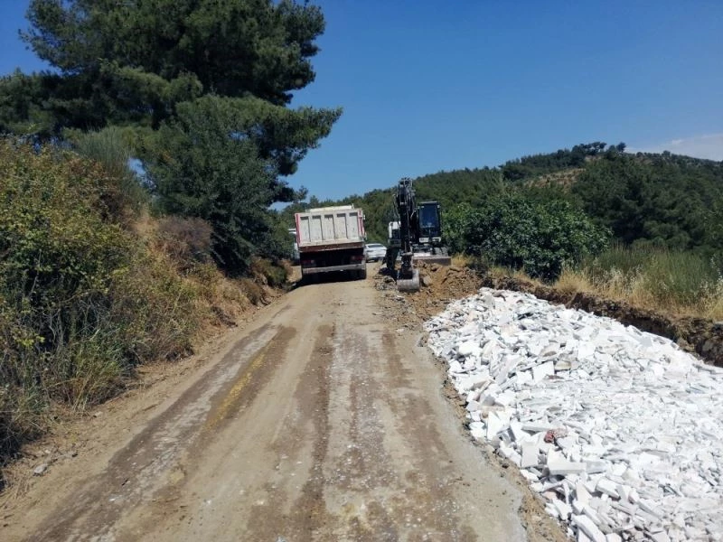 Çayboyu ve Kurucuova yolları asfaltlanıyor
