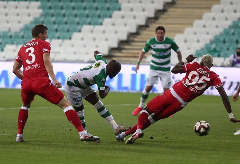 TFF 1. Lig Play-Off Yarı Final: Bursaspor: 0 - Adana Demirspor: 0 (İlk yarı sonucu)
