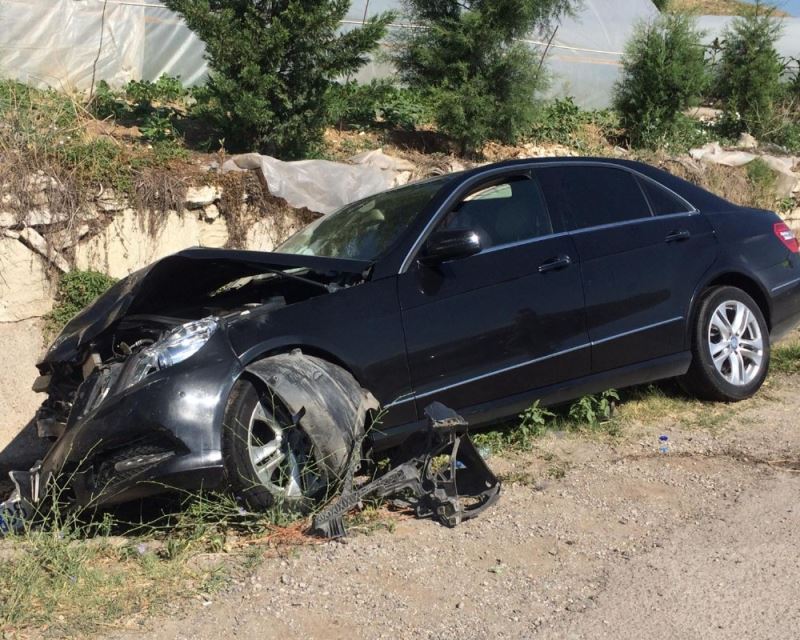 Sinop Valisi Karaömeroğlu trafik kazası geçirdi
