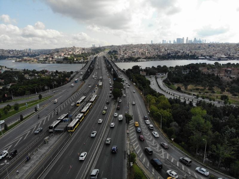 Haliç’te trafik yoğunluğu sürüyor
