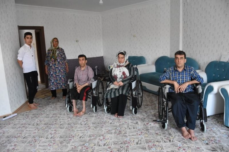 İhtiyaç sahibi engelli 7 sığınmacıya, Birleşmiş Milletler Yüksek Komiserliği desteğiyle tekerlekli sandalye verildi
