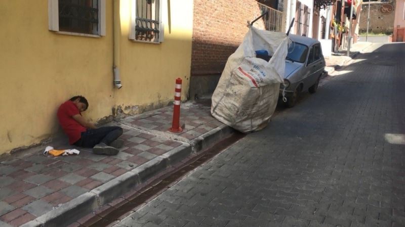 Minik vücudu büyük sorumluluğa dayanamadı
