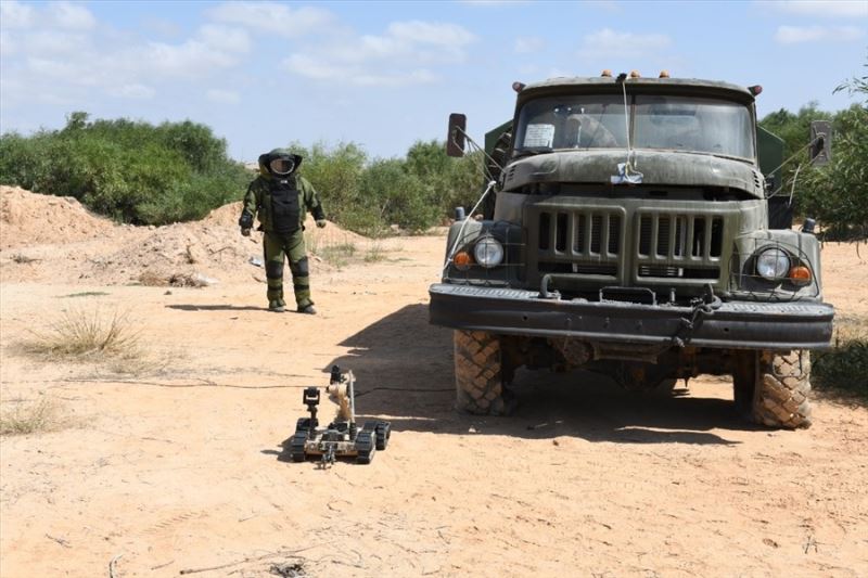Darbeci Hafter’in sivil yerleşim yerlerine tuzakladığı mayın ve EYP’ler temizleniyor
