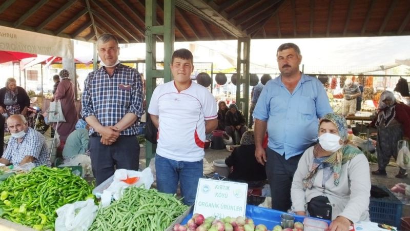 Balıkesir’de organik ürünler yok satınca belediye pazar açtı
