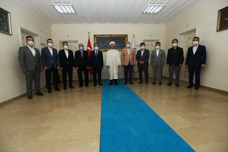 Ayasofya Camii’ne İmam olarak Prof. Dr. Mehmet Boynukalın, Ferruh Muştuer, Bünyamin Topçuoğlu atandı
