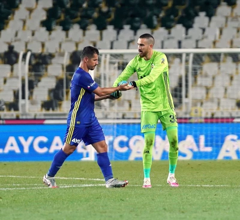 Emre Belözoğlu futbola veda etti
