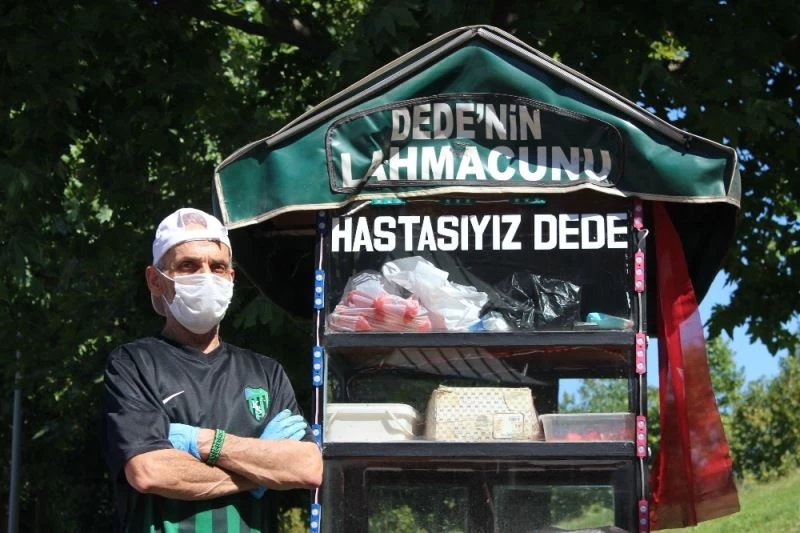 Babasından kalan yadigar seyyar arabasıyla sokak sokak gezerek lahmacun satıyor
