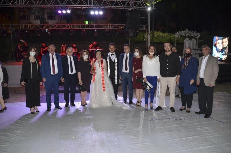 Ayla Arslan ile Cem Baral dünya evine girdi
